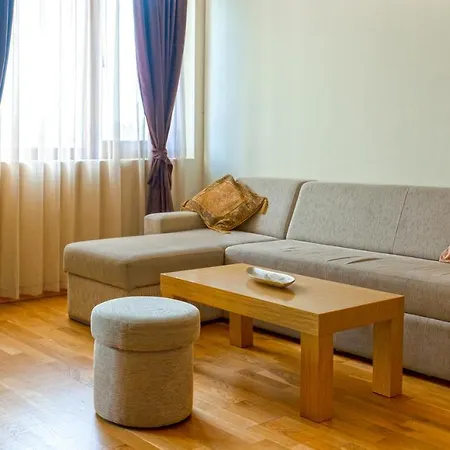 On Maxi Complex With Parking Apartment